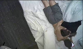 ❤电竞酒店偷拍❤20230629❤爱看英语书的学生女友被男..2V【3.29G】