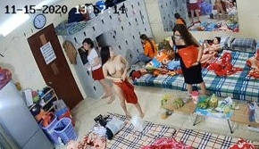 22.1103-2【破解摄像头】女子员工宿舍,寂寞女看黄片自读【651M】