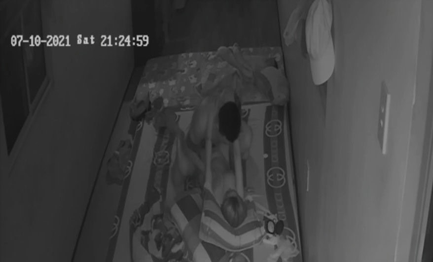 【破解摄像头】夫妻在家啪啪不小心被黑客破解外泄【0.99G】