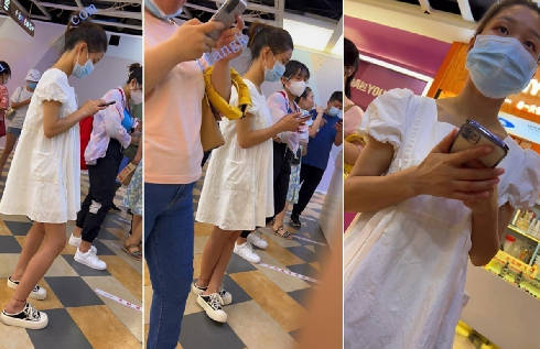 【 KFC-35 】⭐⭐宽松白裙学生妹,胸罩,透明骚内身材一览无余【558M】