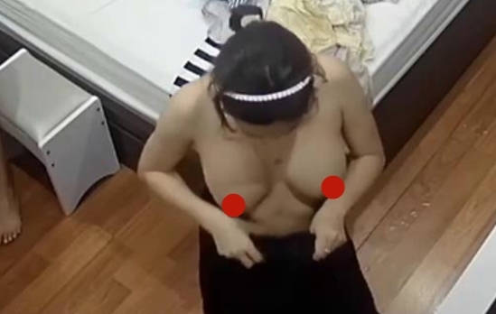 【 破解摄像头】家庭摄像头大奶母女胸形都一样 又大又挺【1.24G】